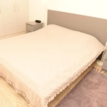 Julija Apartman Sajmiste